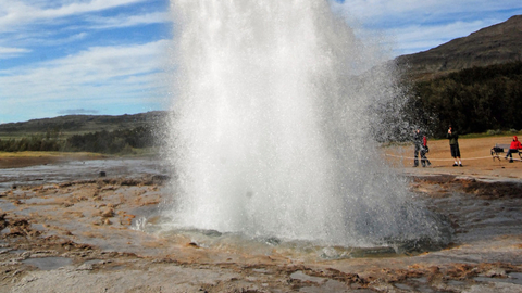 A picture of water spraying in Iceland